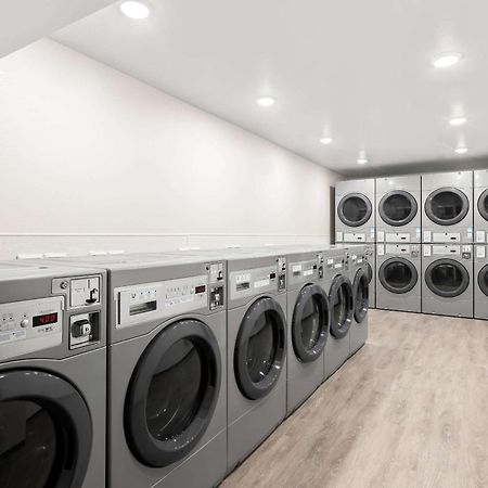 Woodspring Suites Savannah West Chatham Parkway מראה חיצוני תמונה