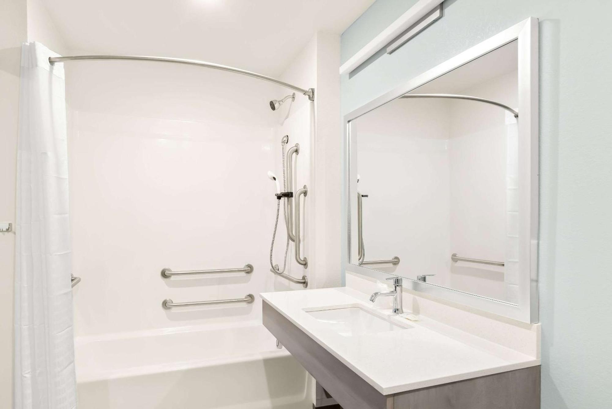 Woodspring Suites Savannah West Chatham Parkway מראה חיצוני תמונה