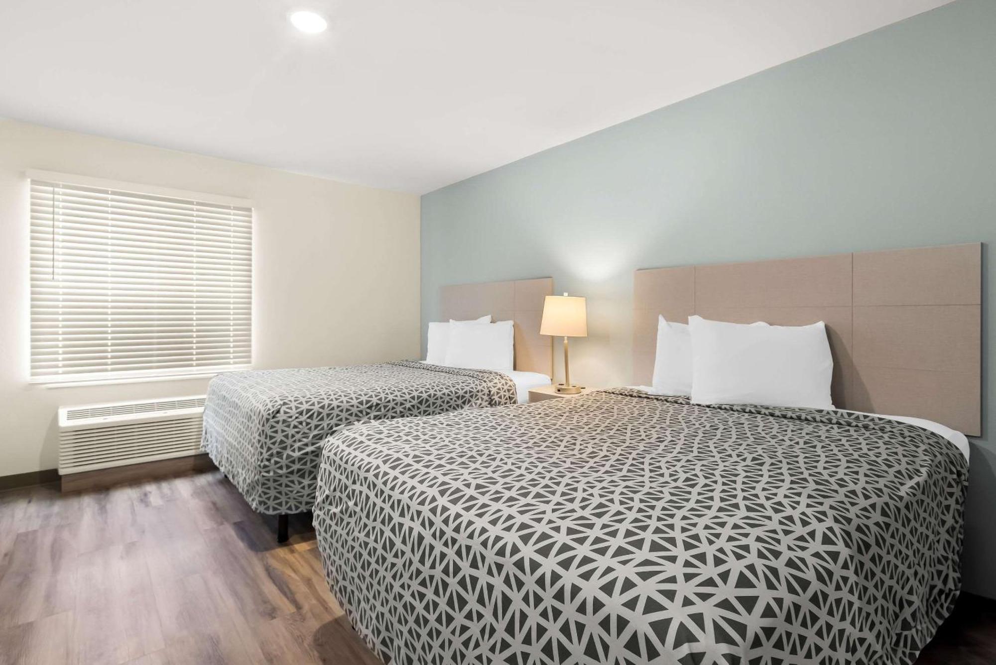 Woodspring Suites Savannah West Chatham Parkway מראה חיצוני תמונה